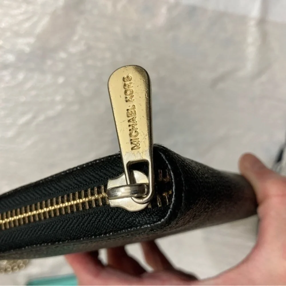 Michael kors signature black mk clutch zipper wallet
